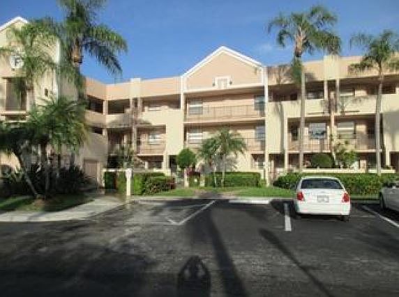 1st image of 7475 Fairfax Dr