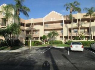 7475 Fairfax Dr, Tamarac, FL 33321