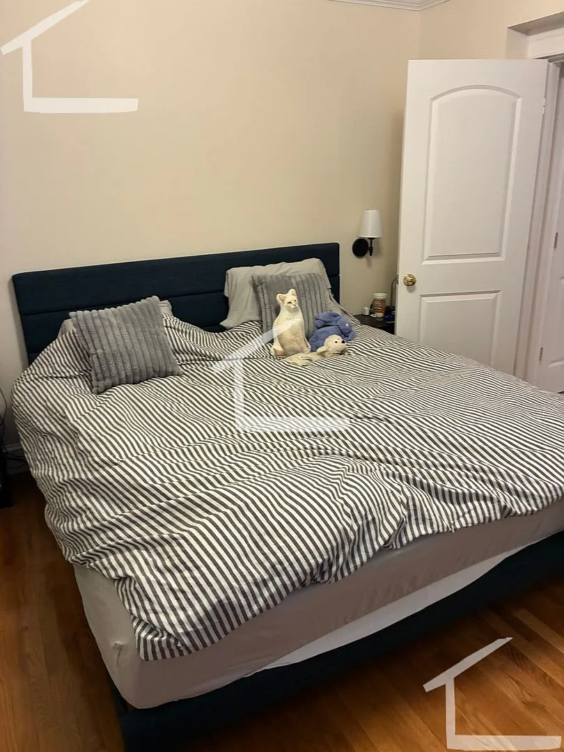 Charming 1 Bedroom-No Broker Fee — Photo 2