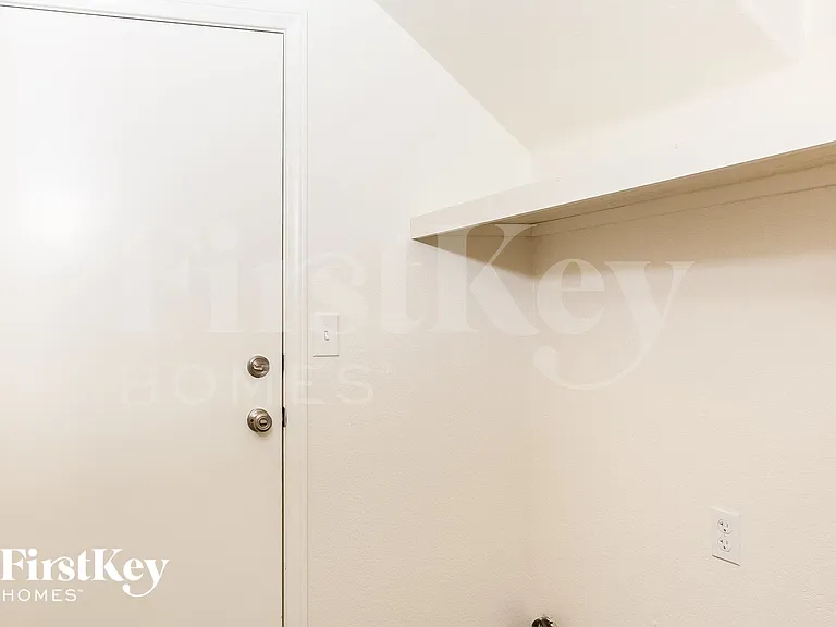 9047 Sunpine Ct — Photo 11