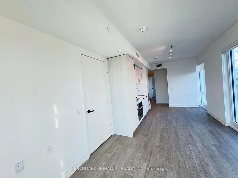 88 Queen St E #1703 — Photo 22