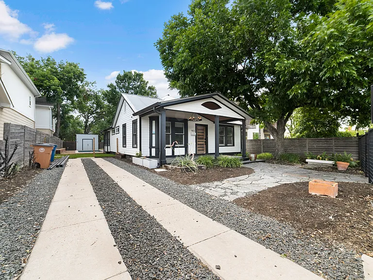 903 W Mary St — Photo 28