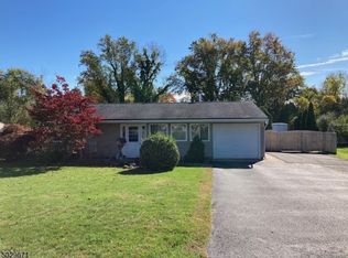 24 Newman Rd, Kendall Park, NJ 08824