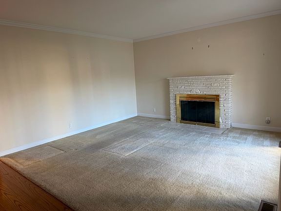 3rd image of 134 Belvedere Ave