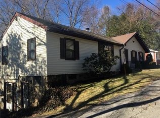 51 Mathes St, Lake Peekskill, NY 10537