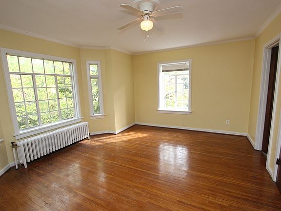 3rd image of 580 E Town St #320