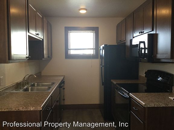 3rd image of 535 Ryman St #3271112