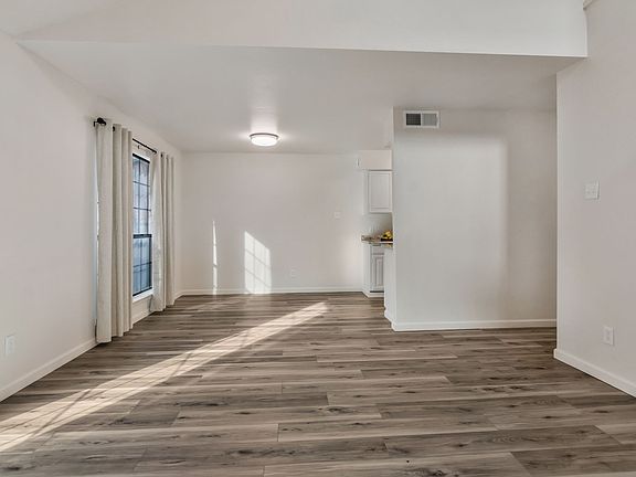 5th image of 352 W Harwood Rd APT C