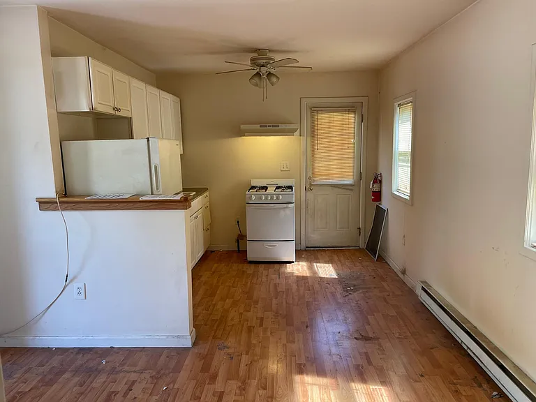 311B Durham Ave — Photo 4
