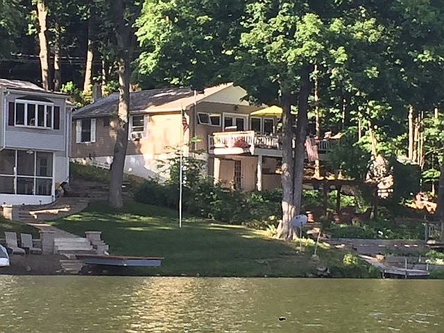 1st image of 84 N Shore Dr