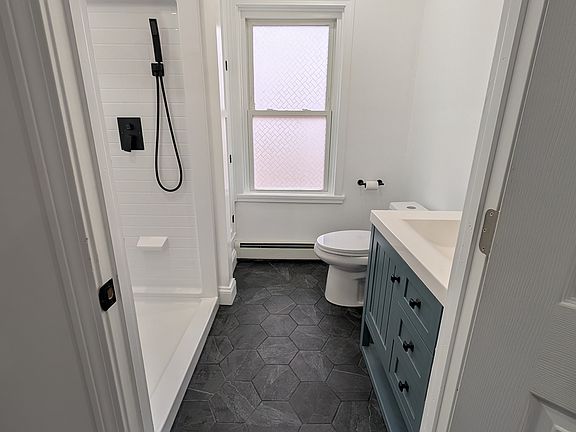5th image of 40 E Greenwich Ave #1