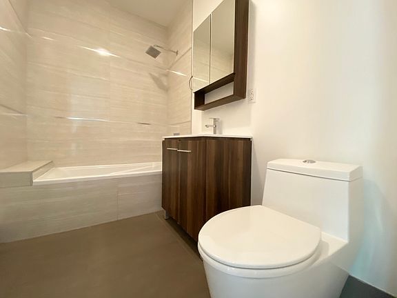 4th image of 91 Varet St APT 3