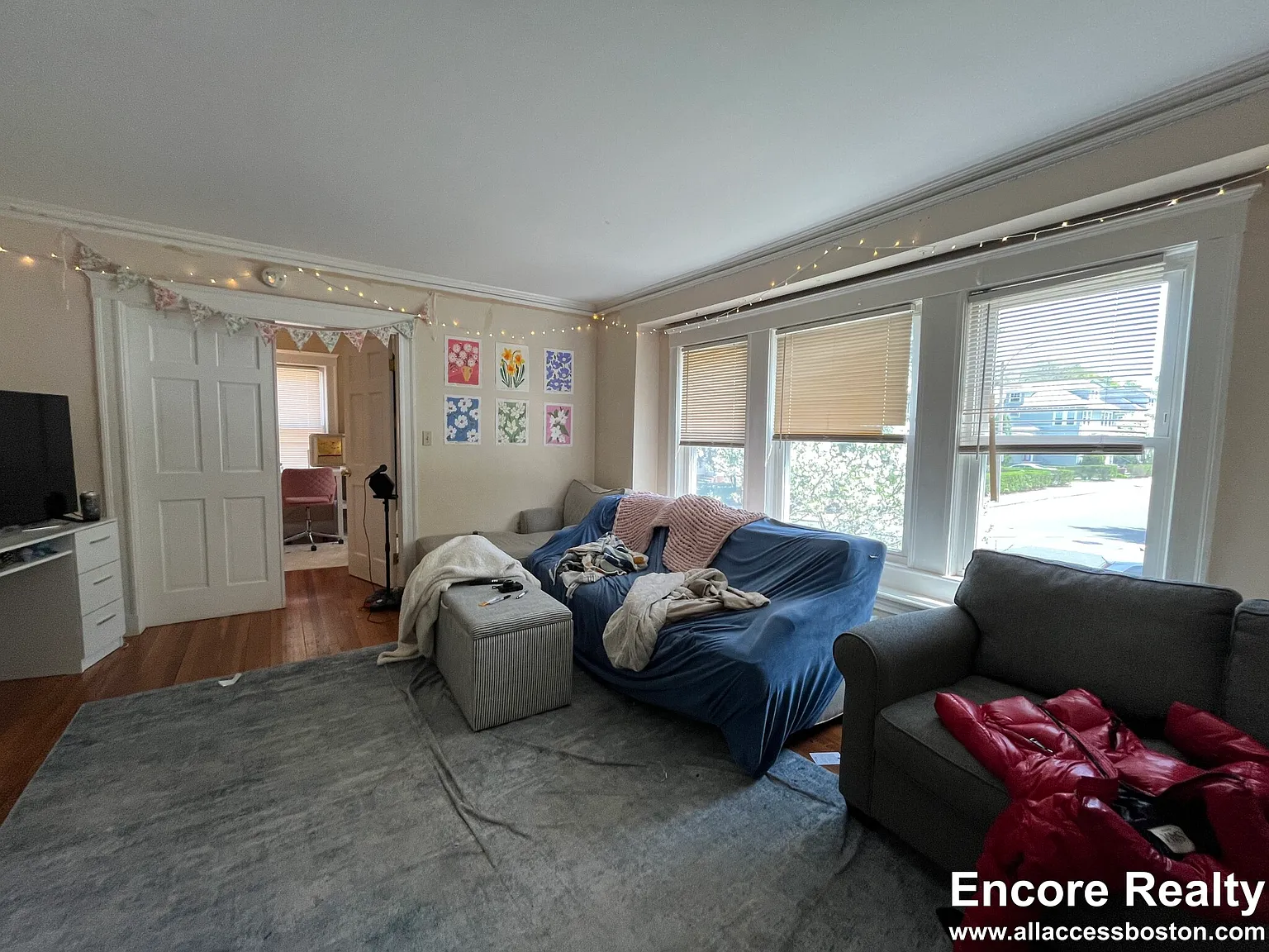 4 bed, 1200 sqft, $5,950 — Photo 2