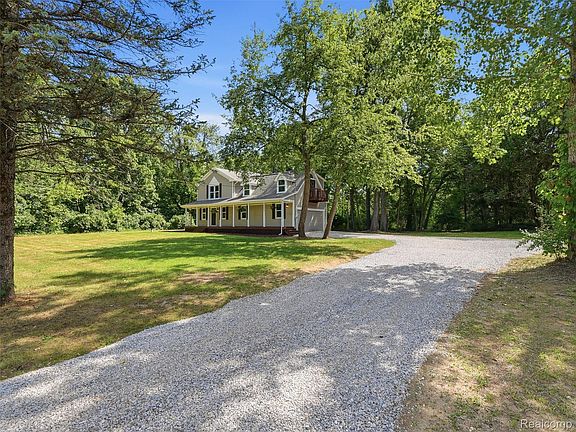 3rd image of 25980 Lyman Ln