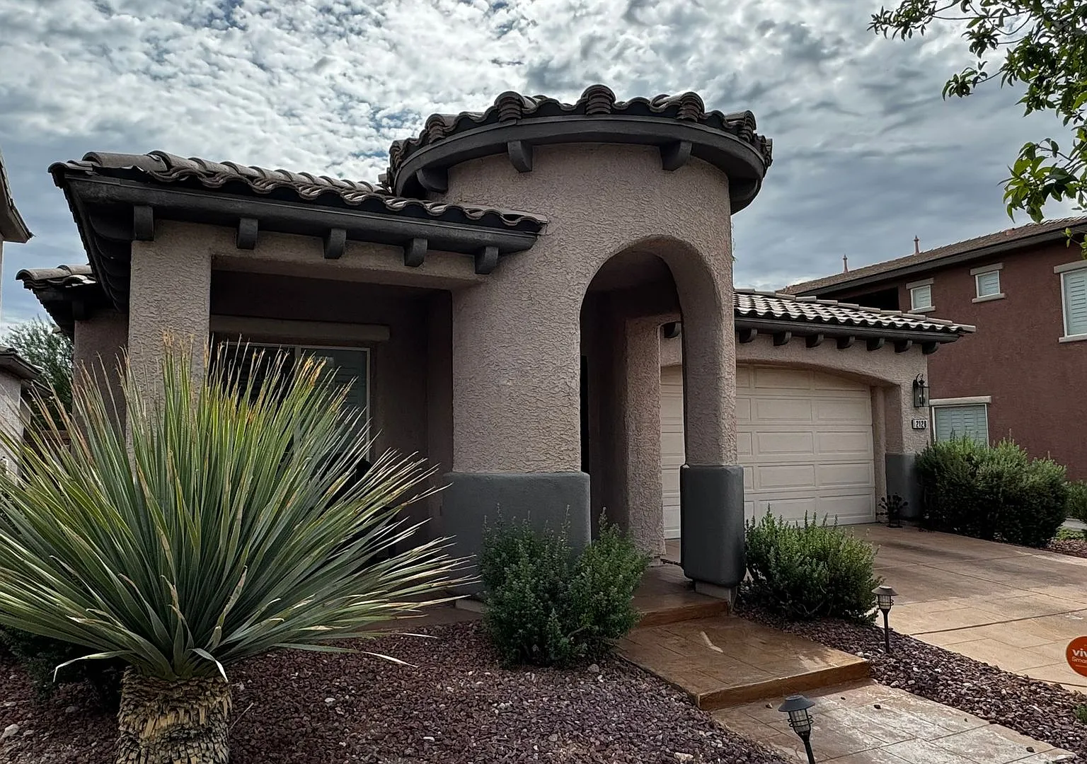 Upscale Executive Living — Photo 2