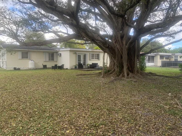 1420 North Dr, Miami, FL 33179