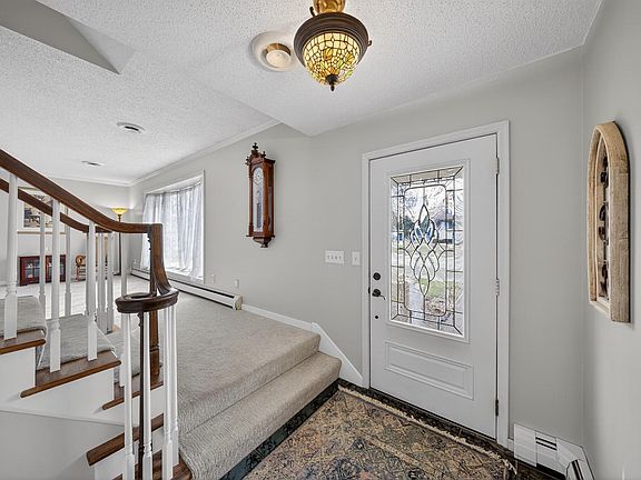 5th image of 805 5th St NW