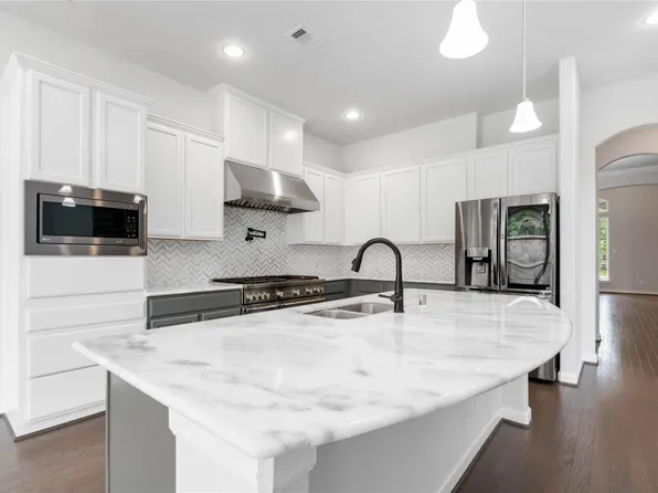 1303 Gardenia Dr, Houston, TX 77018