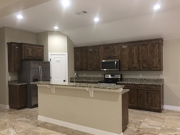 5th image of 128 Dove Ln