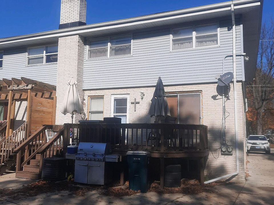 2nd image of 518 Main St