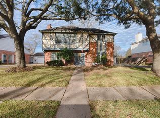 8115 Town Creek Dr, Houston, TX 77095