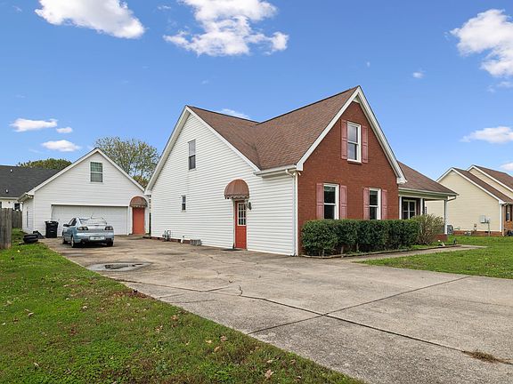 4th image of 3331 Meadowhill Dr
