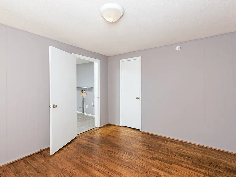 208 9th Ct S — Photo 7