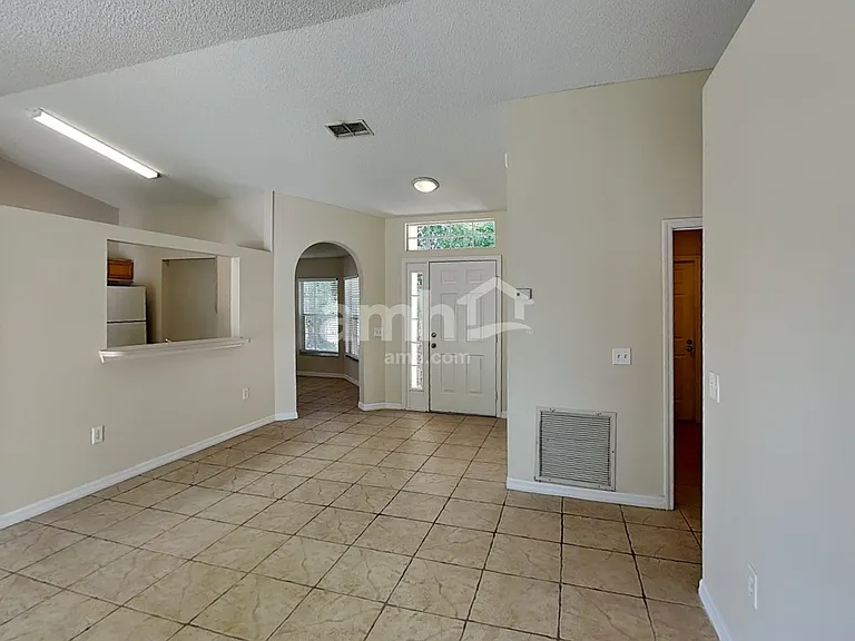 2423 Hybrid Dr — Photo 3