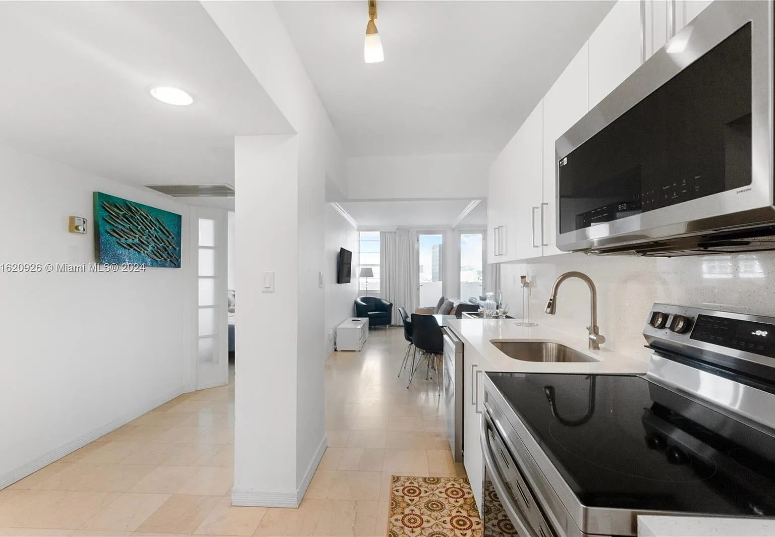 The Decoplage Condo — Photo 4
