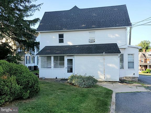 5th image of 33 E Main St