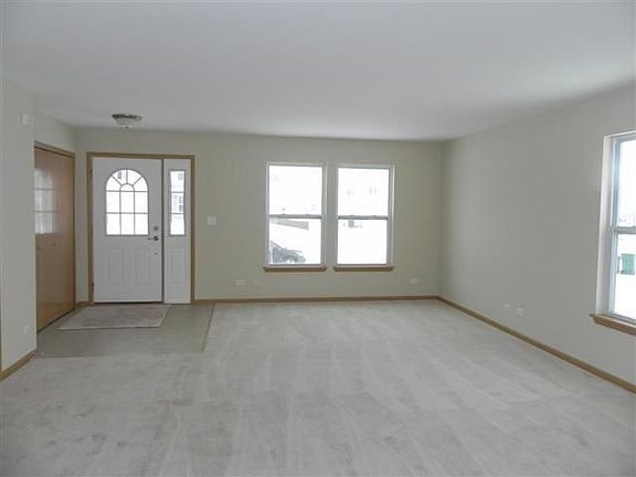 2nd image of 118 Cottonwood Blvd