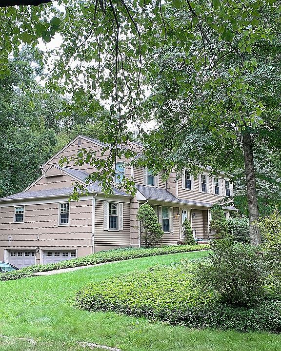 2nd image of 1 Morey Ln