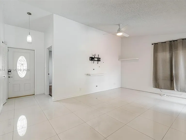 8250 SW 3rd Pl — Photo 6