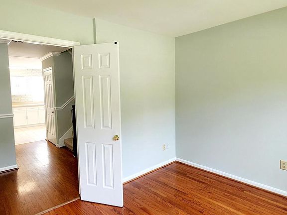5th image of 3401 Flint Hill Pl