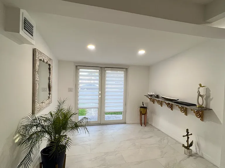 218 SW 13th St — Photo 11