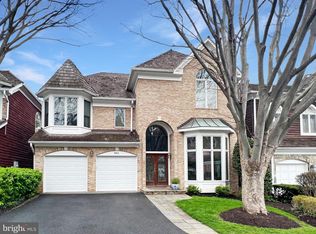 5511 Thornbush Ct, Bethesda, MD 20814