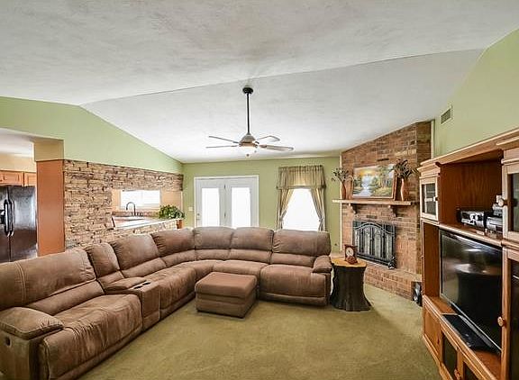3rd image of 1102 Heiden Ct #2