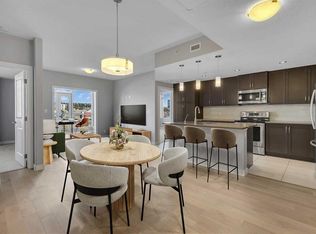 24 S Varsity Estates Cir NW #501, Calgary, AB T3A 2X8