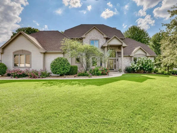 W144N7085 Terrace DRIVE, Menomonee Falls, WI 53051