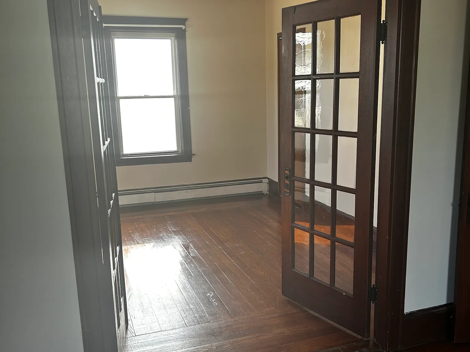 3 bed, 1100 sqft, $1,600 — Photo 3