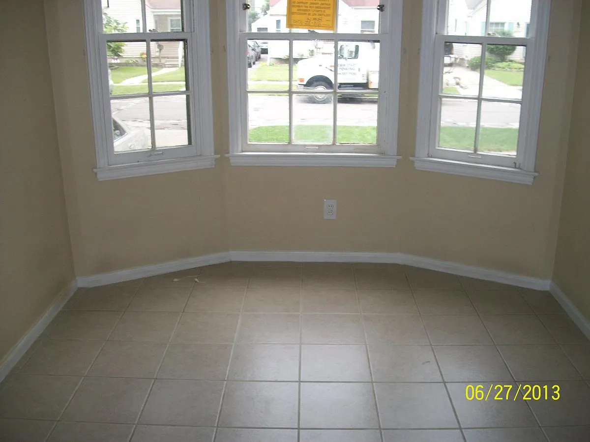 3 bed, 973 sqft, $1,895 — Photo 4