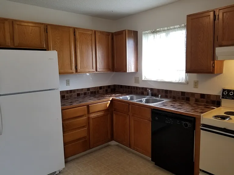 916 44th Avenue Ct #28 — Photo 13