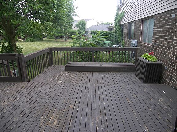 3rd image of 8349 Lakeview Ct