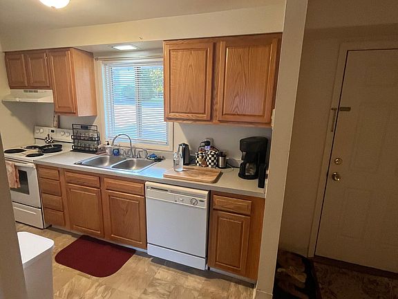 3rd image of 101 Long Branch Cir