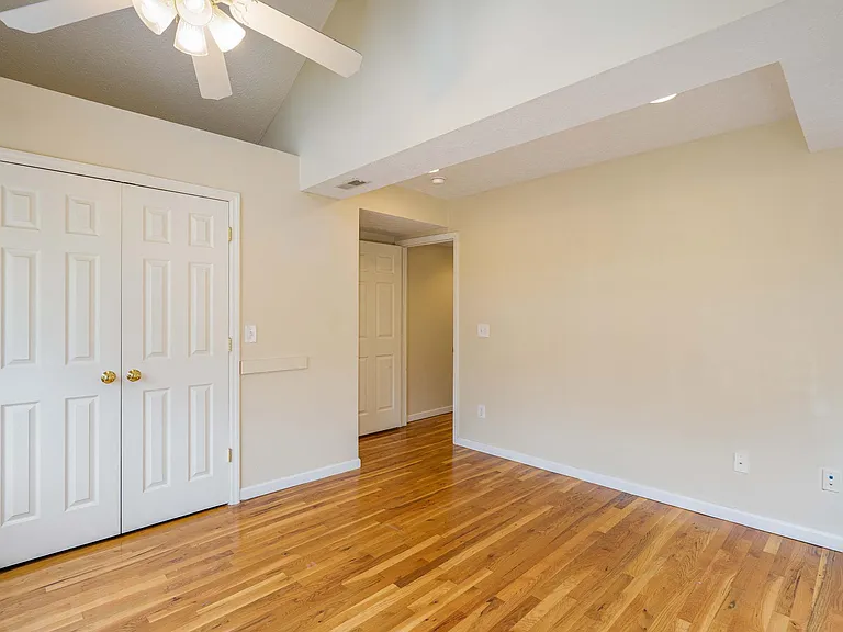 299 E 15th Ave #4 — Photo 10