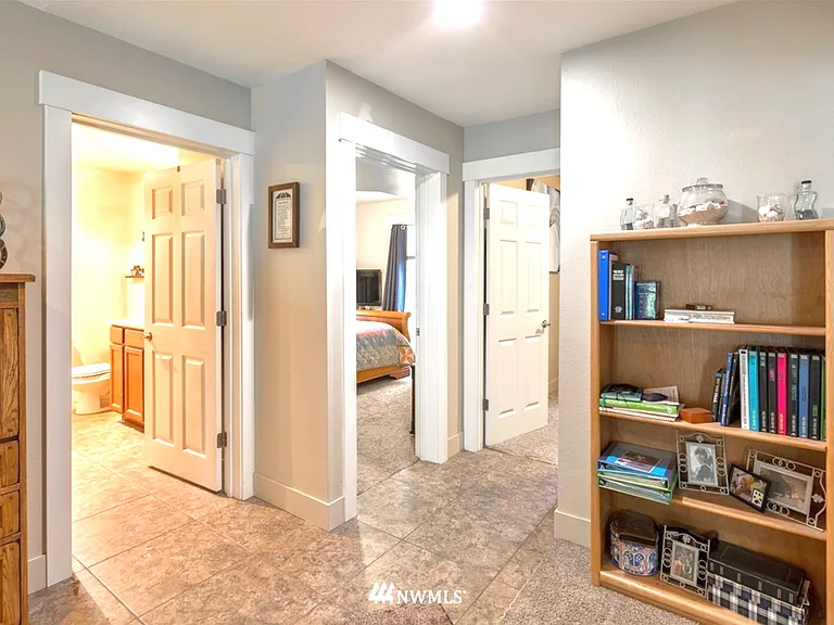 1875 W 75th Ln — Photo 15