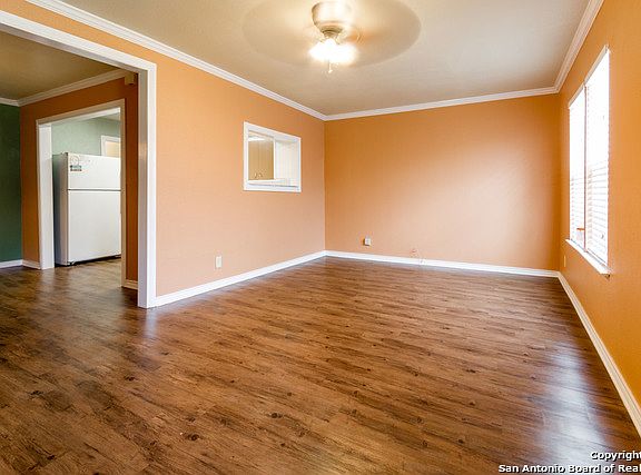 2nd image of 1828 La Manda Blvd