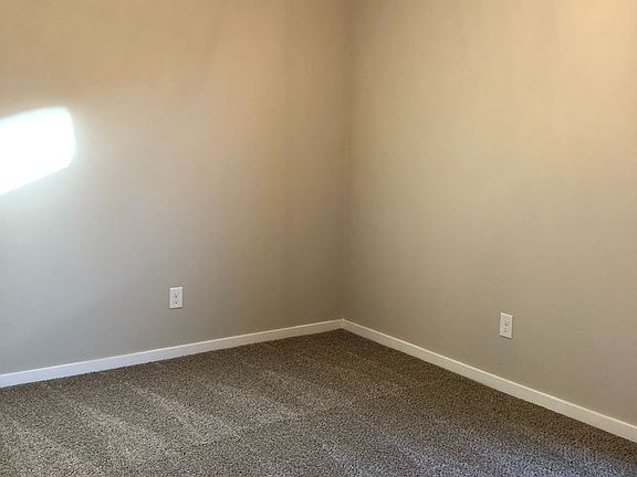 4th image of 13814 Avenue S