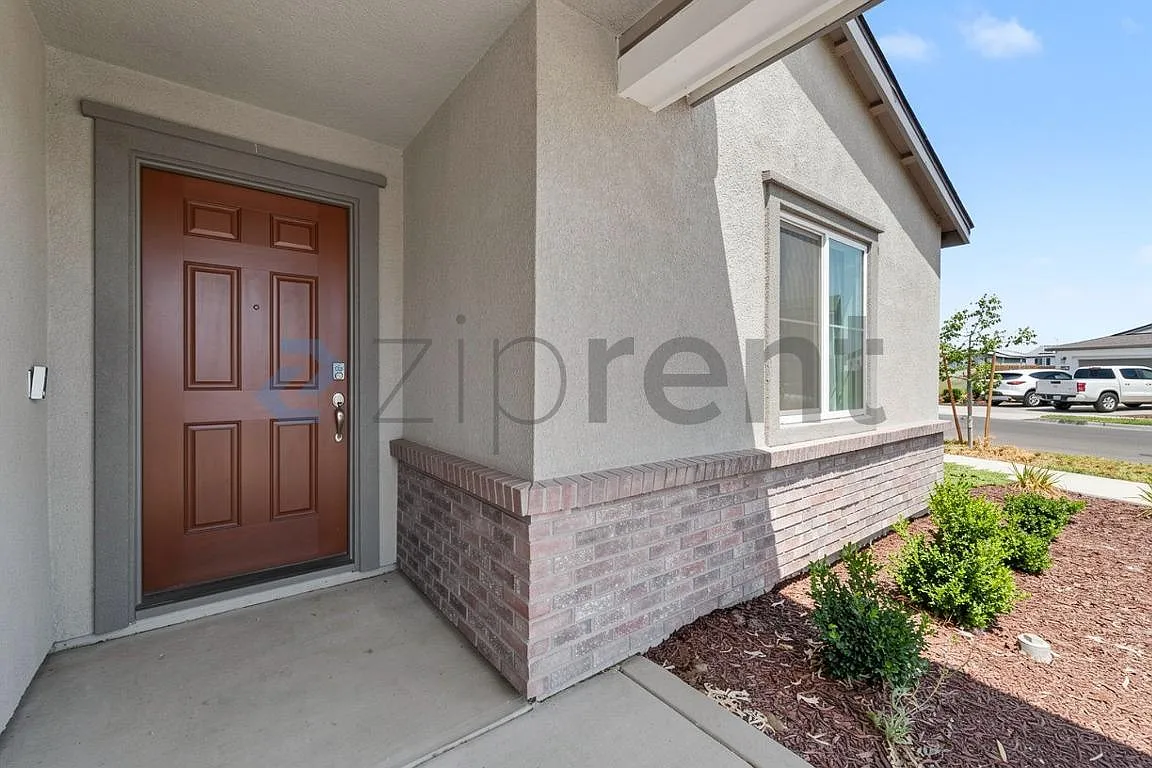 4 bed, 1898 sqft, $2,500 — Photo 4