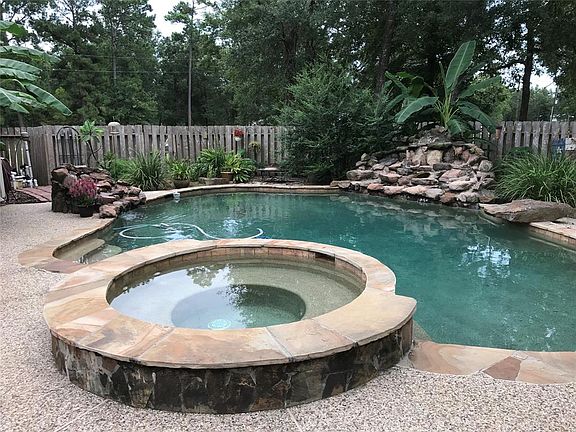 4th image of 631 Indian Trails Dr